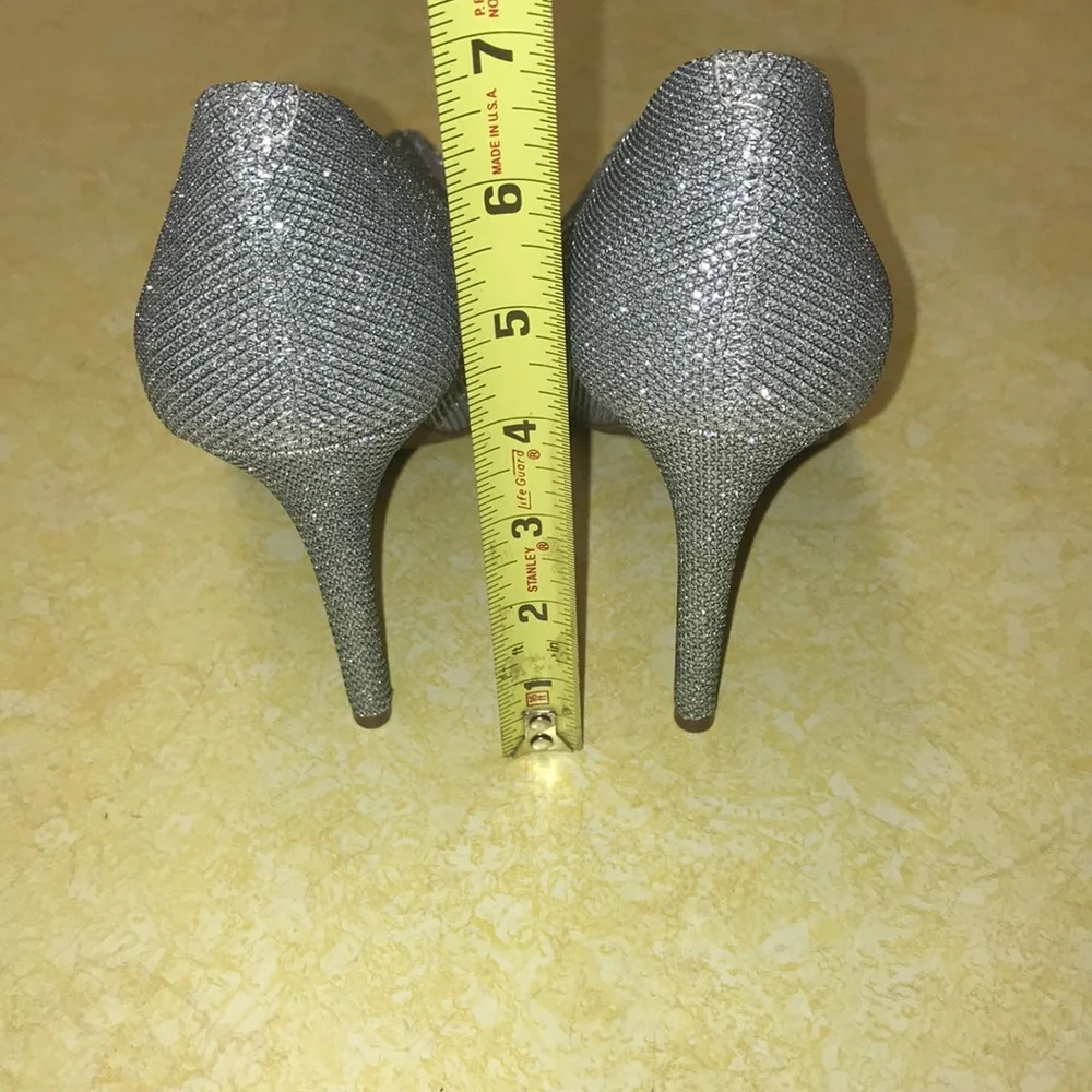 Jessica Simpson Silver Calexico Pumps - Picture 4 of 5